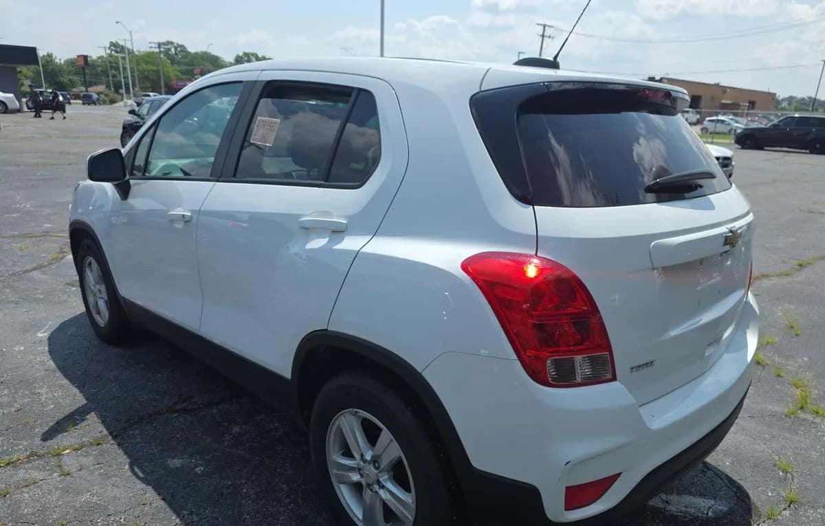 2021 CHEVROLET TRAX LS 3