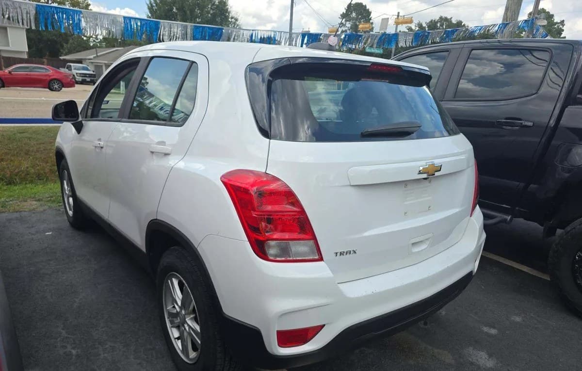2021 CHEVROLET TRAX LS 3
