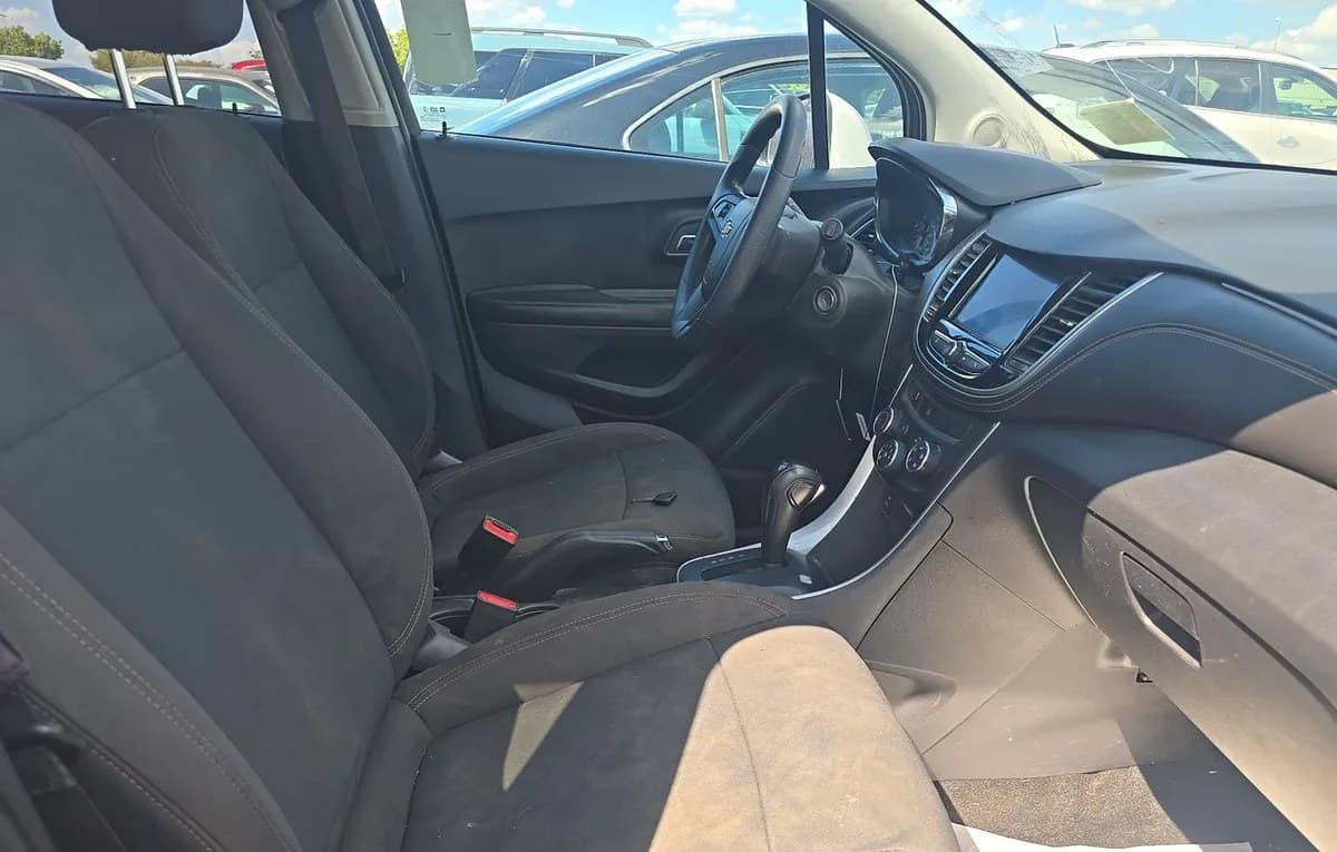 2022 CHEVROLET TRAX LS 4