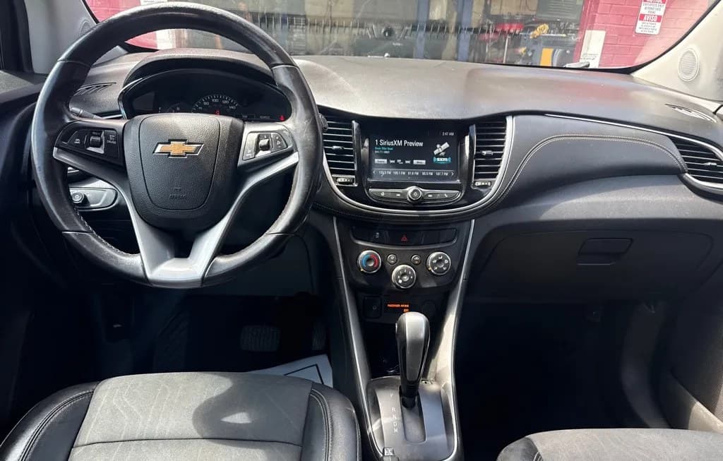 2017 CHEVROLET TRAX LT 4
