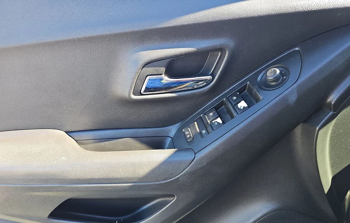 2018 CHEVROLET TRAX LT 5
