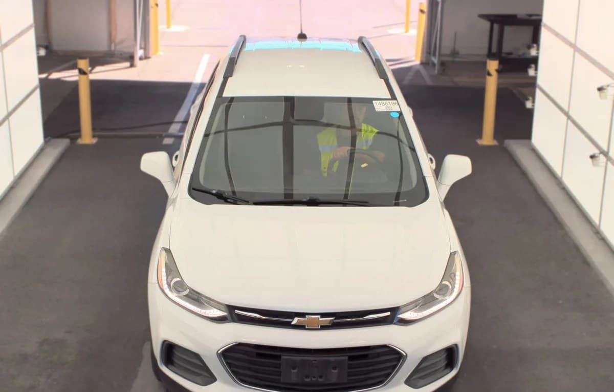2020 CHEVROLET TRAX LT 2