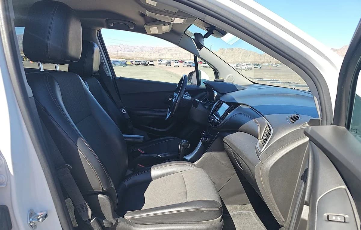 2020 CHEVROLET TRAX LT 4