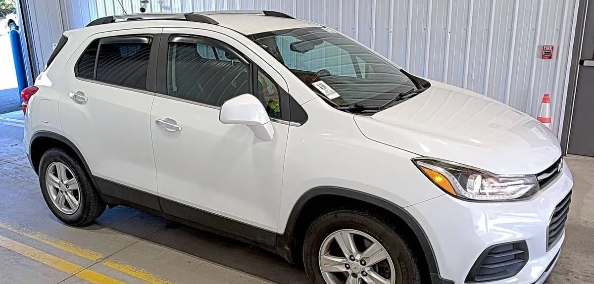 2017 CHEVROLET TRAX LT 4