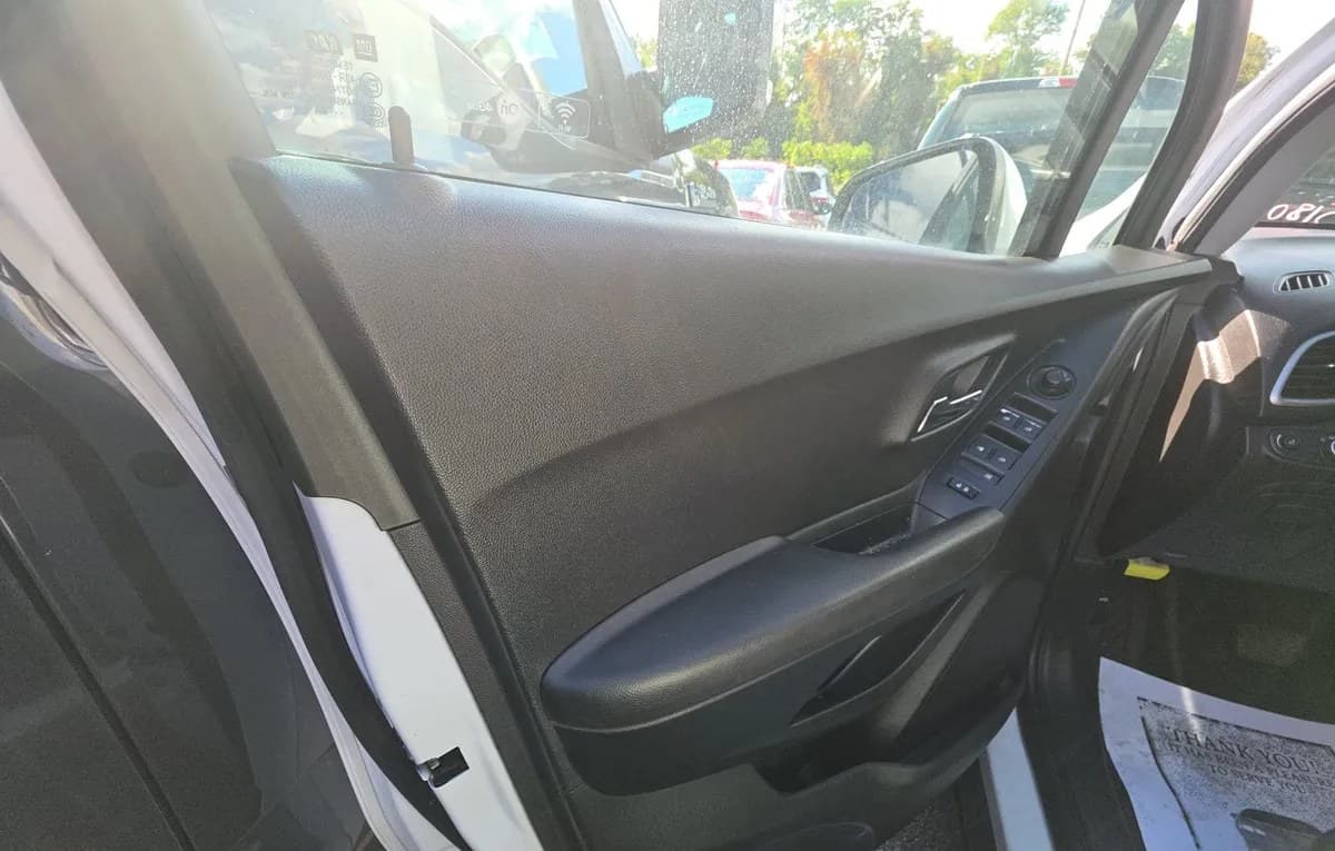 2017 CHEVROLET TRAX LT 6
