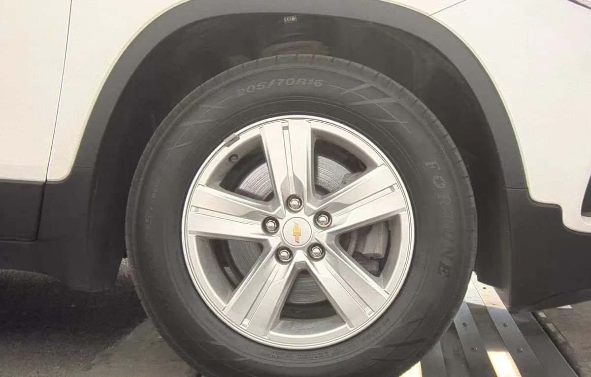 2020 CHEVROLET TRAX LT 7