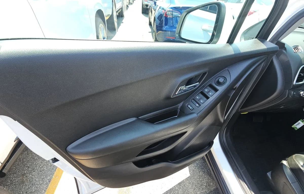 2017 CHEVROLET TRAX LT 6