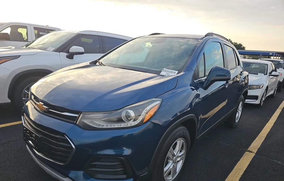 2020 CHEVROLET TRAX LT 2