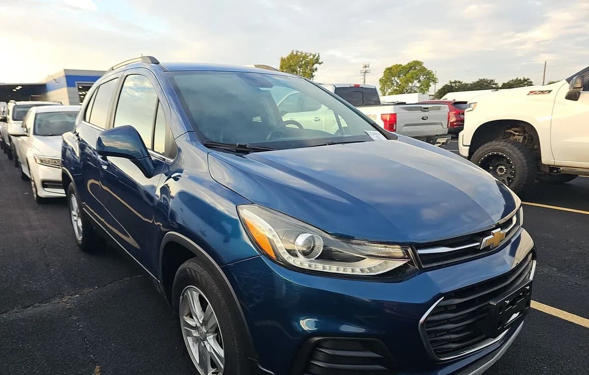 2020 CHEVROLET TRAX LT 4