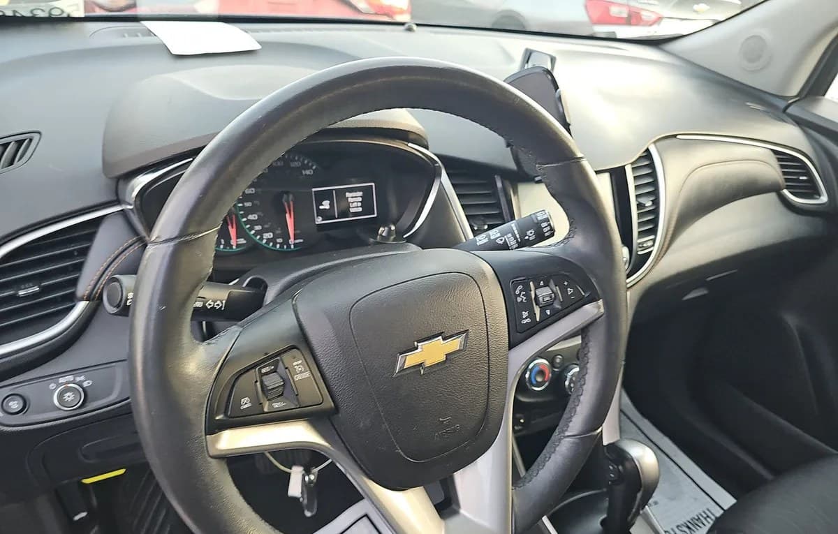 2020 CHEVROLET TRAX LT 7