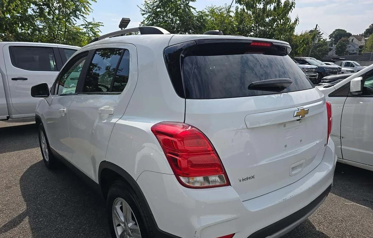 2020 CHEVROLET TRAX LT 2