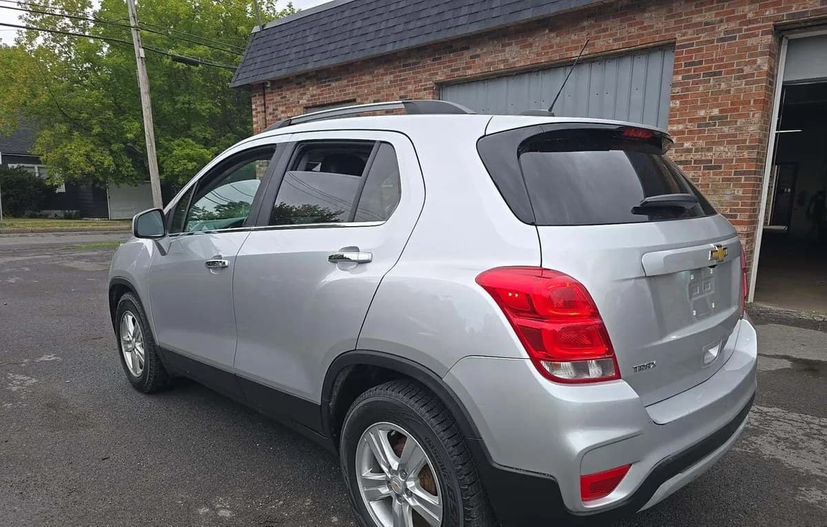 2020 CHEVROLET TRAX LT 2