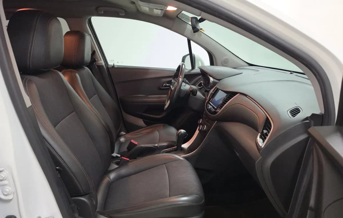 2020 CHEVROLET TRAX LT 5