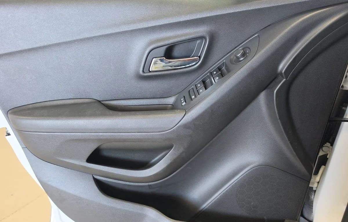 2020 CHEVROLET TRAX LT 6