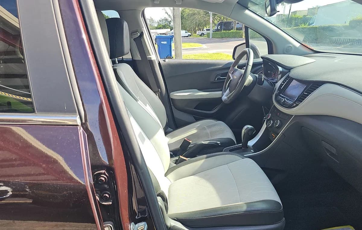 2020 CHEVROLET TRAX LT 4