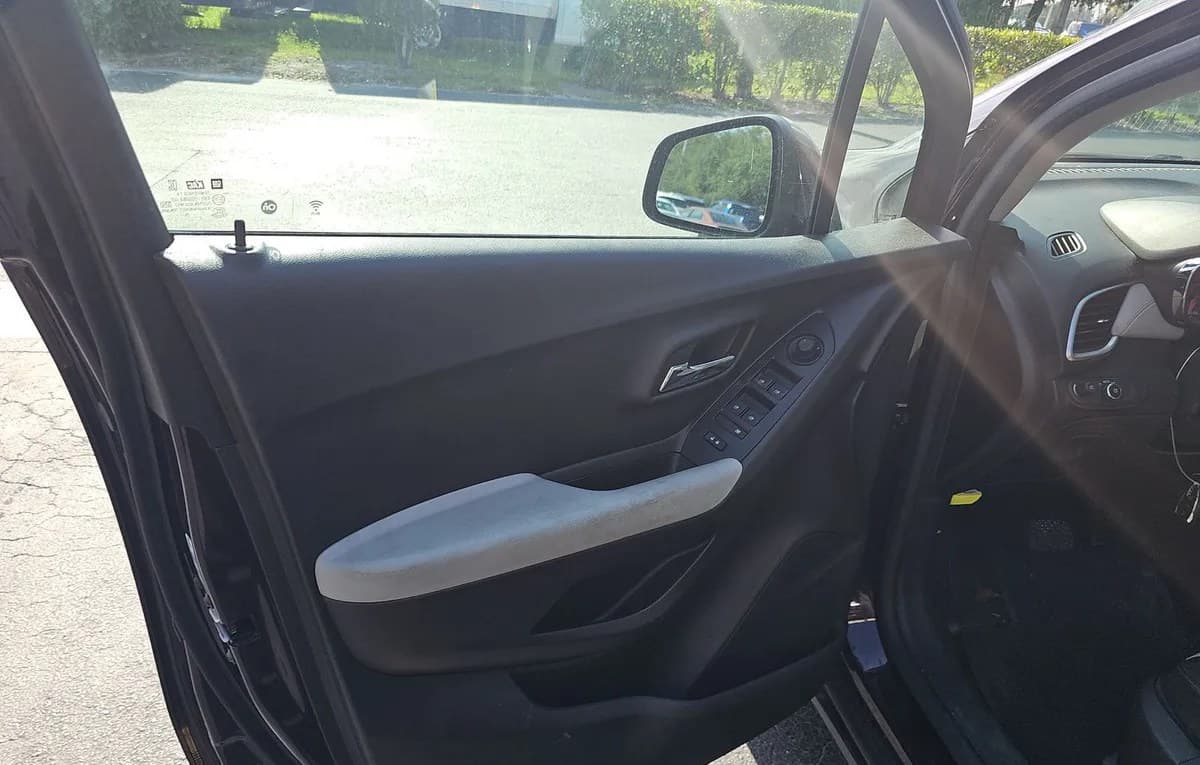 2020 CHEVROLET TRAX LT 5
