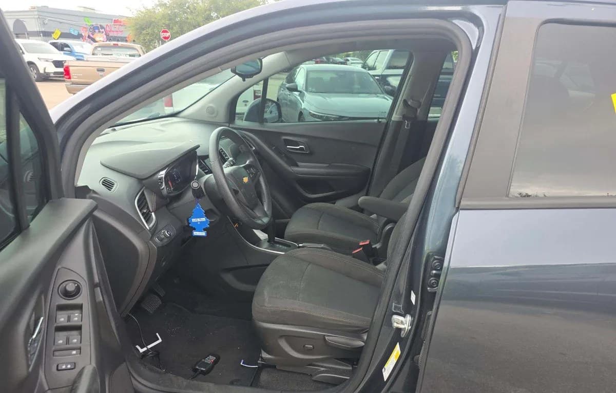 2021 CHEVROLET TRAX LS 4