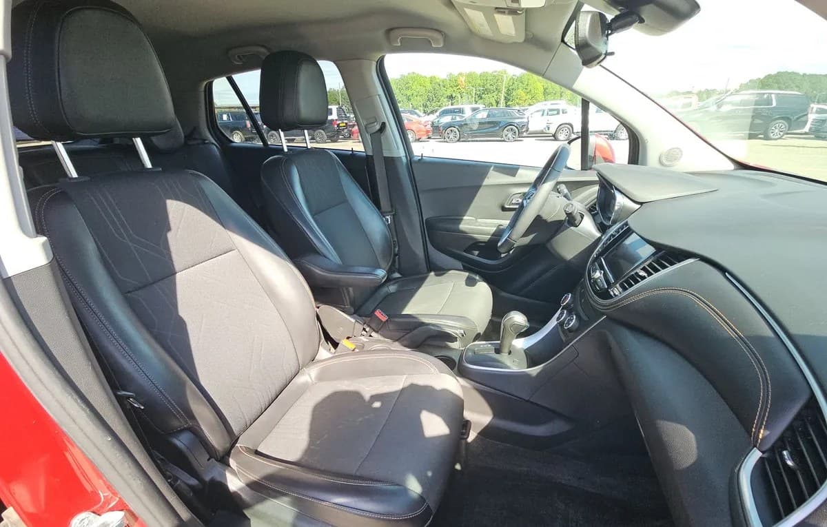 2021 CHEVROLET TRAX LT 5