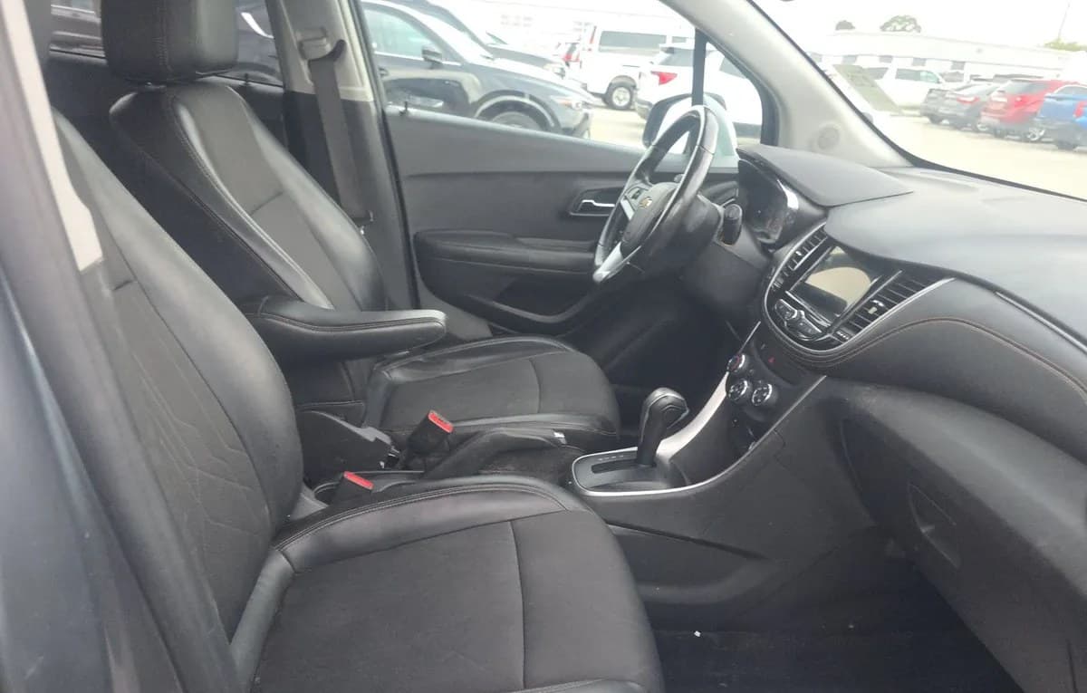 2019 CHEVROLET TRAX LT 4