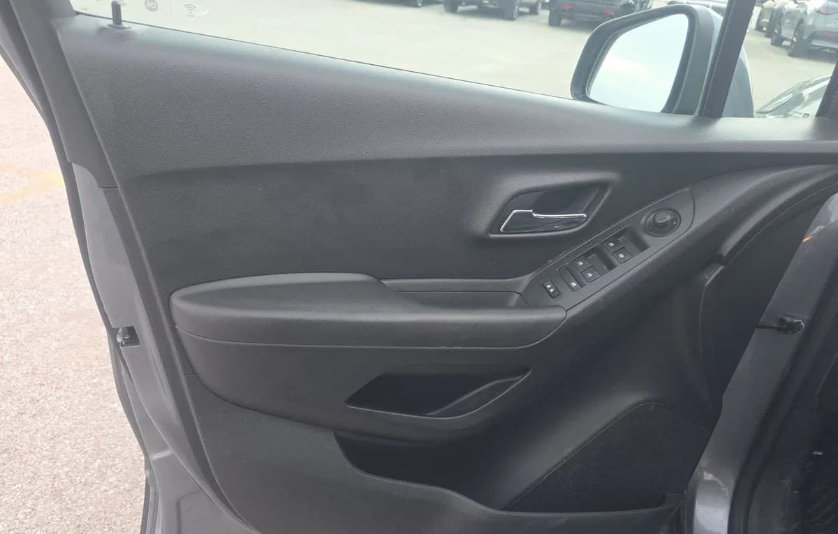 2019 CHEVROLET TRAX LT 5