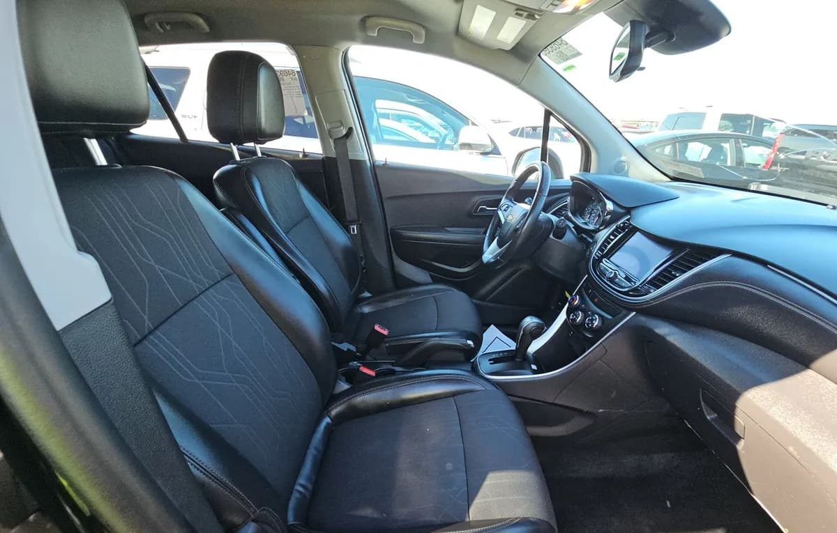 2020 CHEVROLET TRAX LT 5