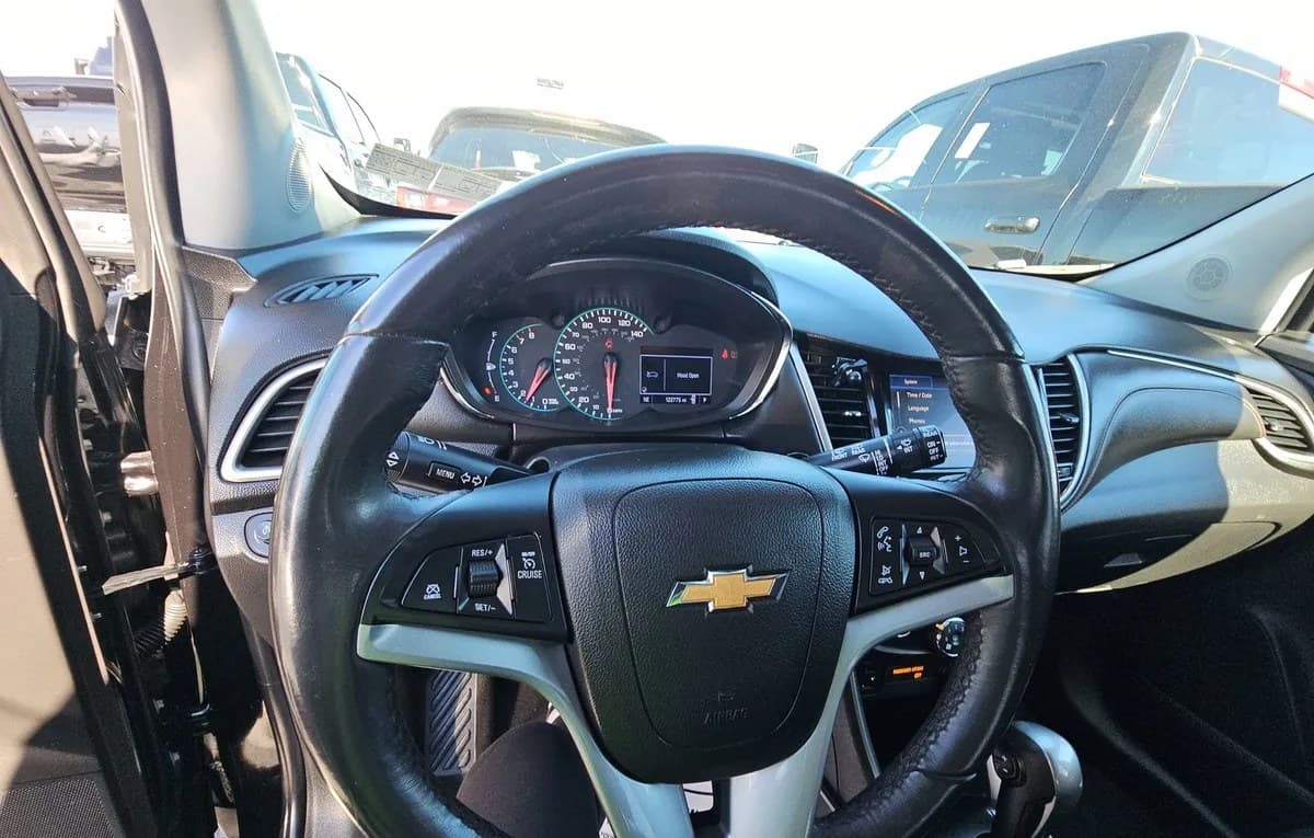 2020 CHEVROLET TRAX LT 7
