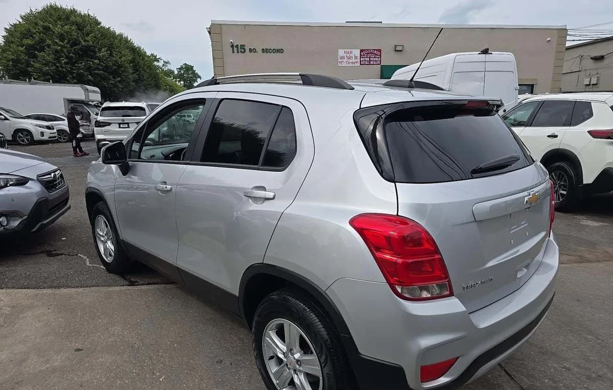 2021 CHEVROLET TRAX LT 3