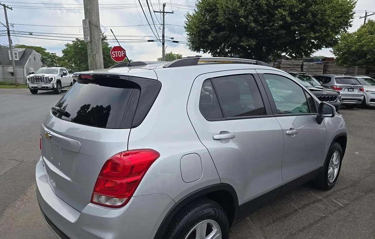 2021 CHEVROLET TRAX LT 4