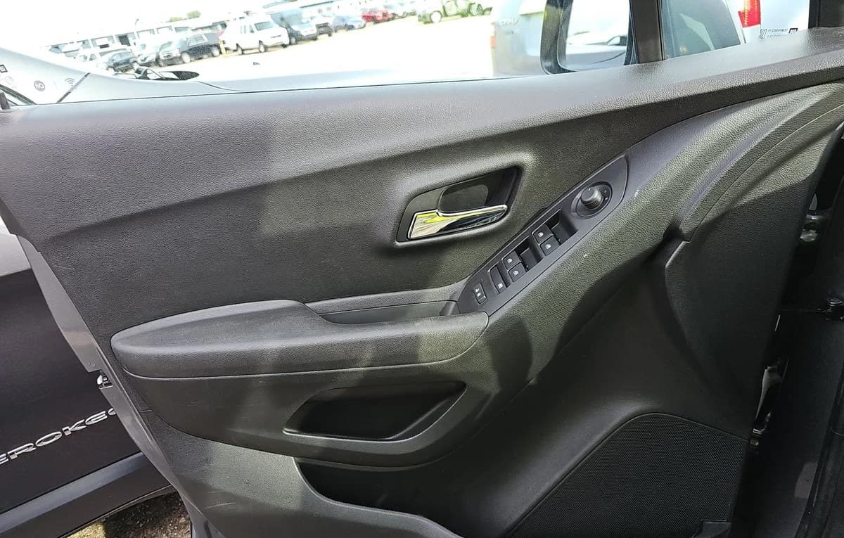 2019 CHEVROLET TRAX LT 6