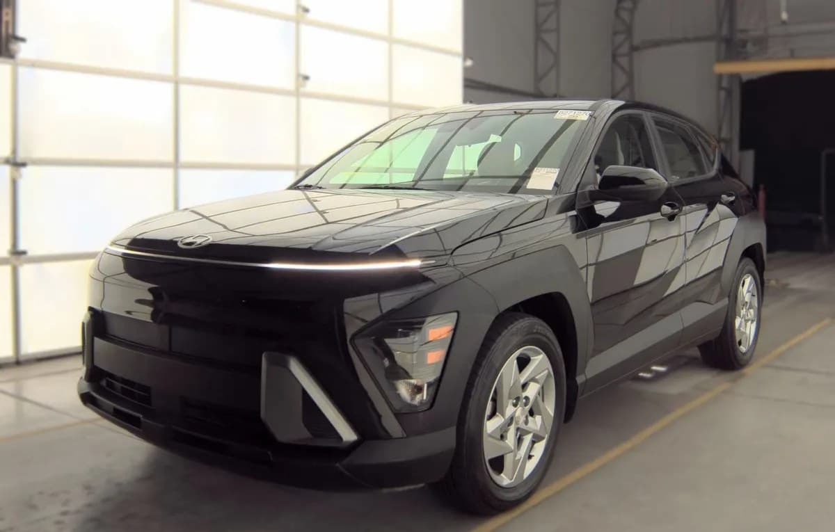 2025 HYUNDAI KONA SE 2