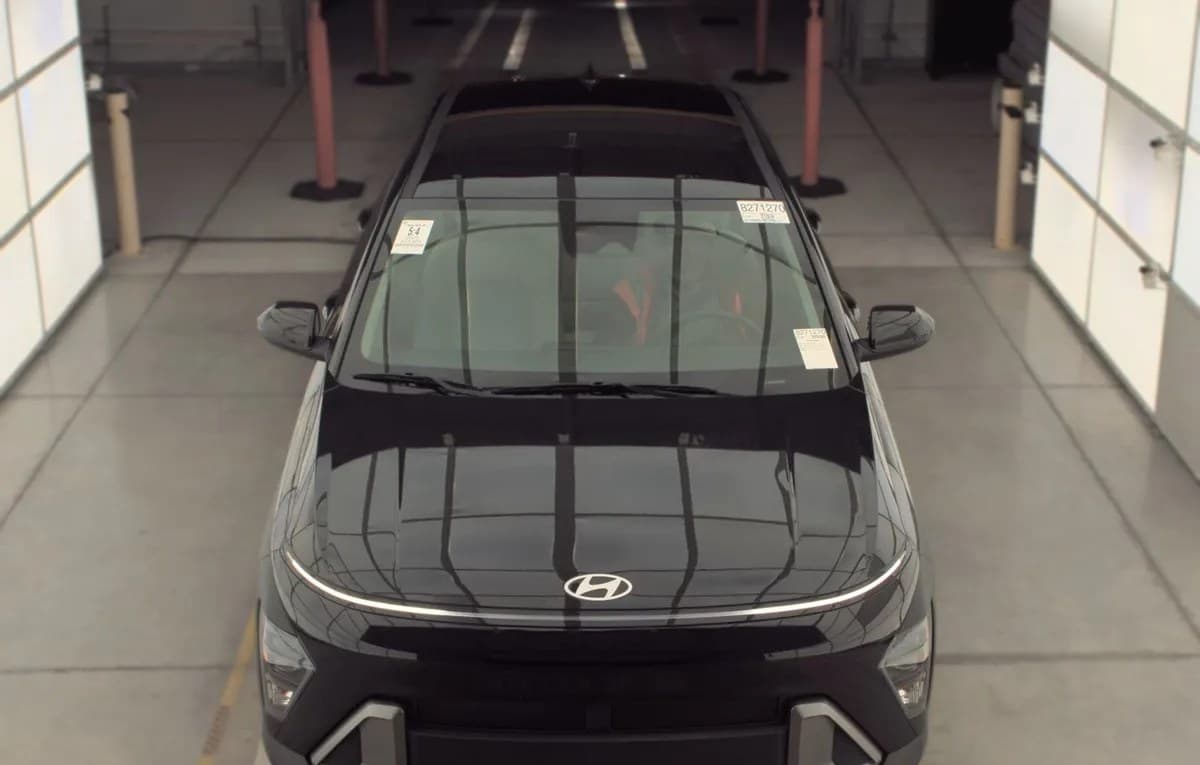 2025 HYUNDAI KONA SE 3