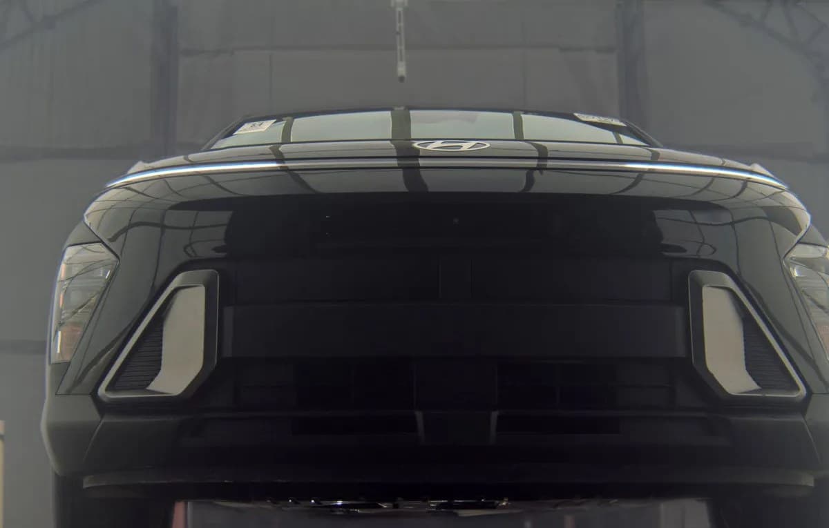 2025 HYUNDAI KONA SE 4