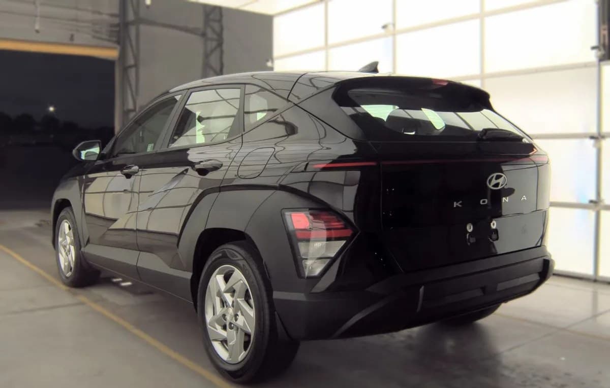 2025 HYUNDAI KONA SE 5