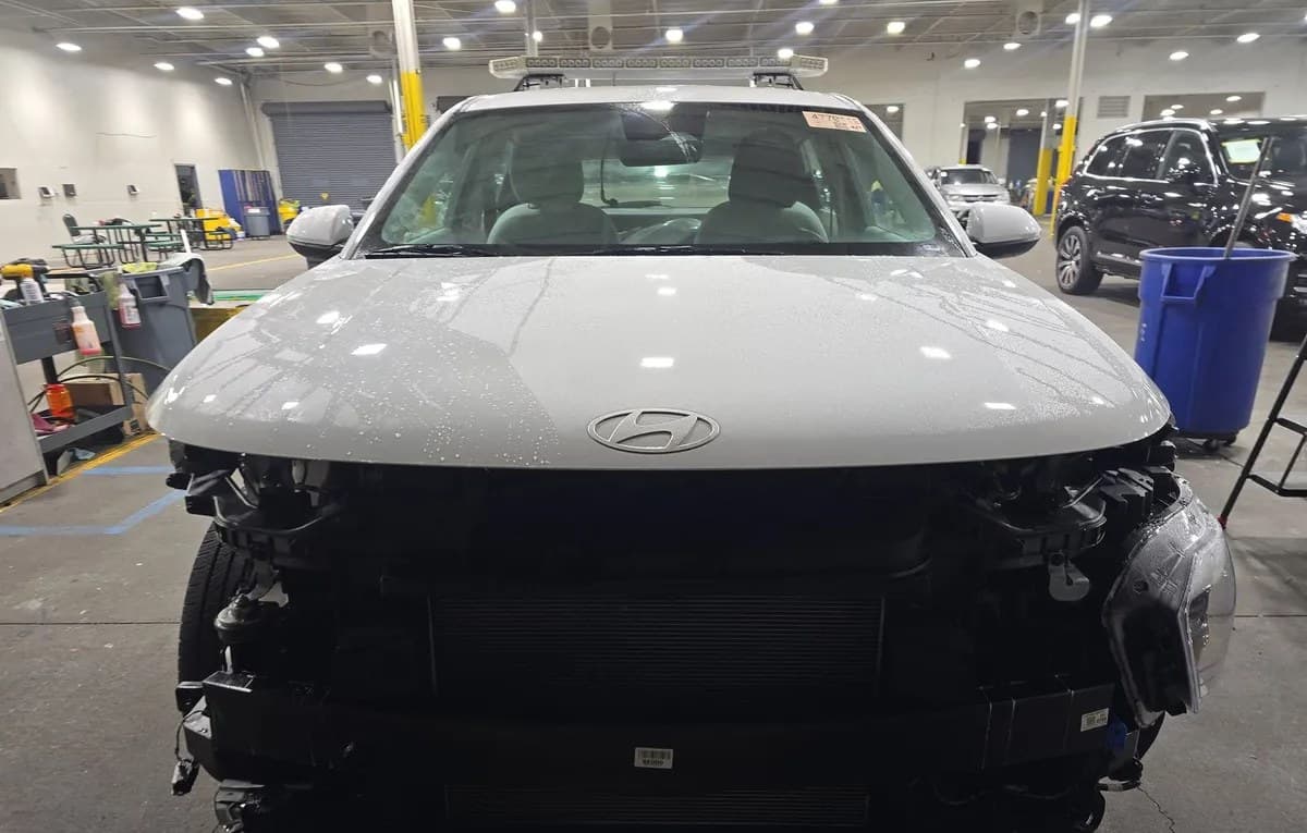 2024 HYUNDAI KONA SE 3