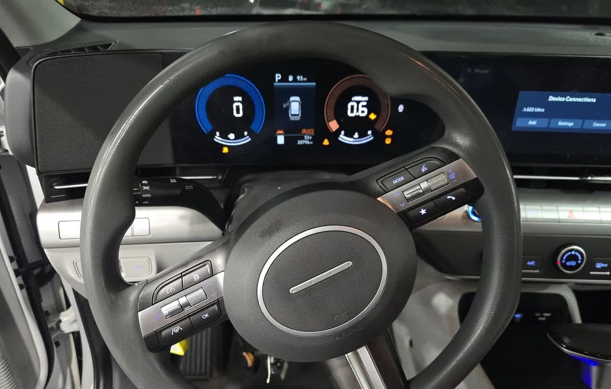 2024 HYUNDAI KONA SE 7