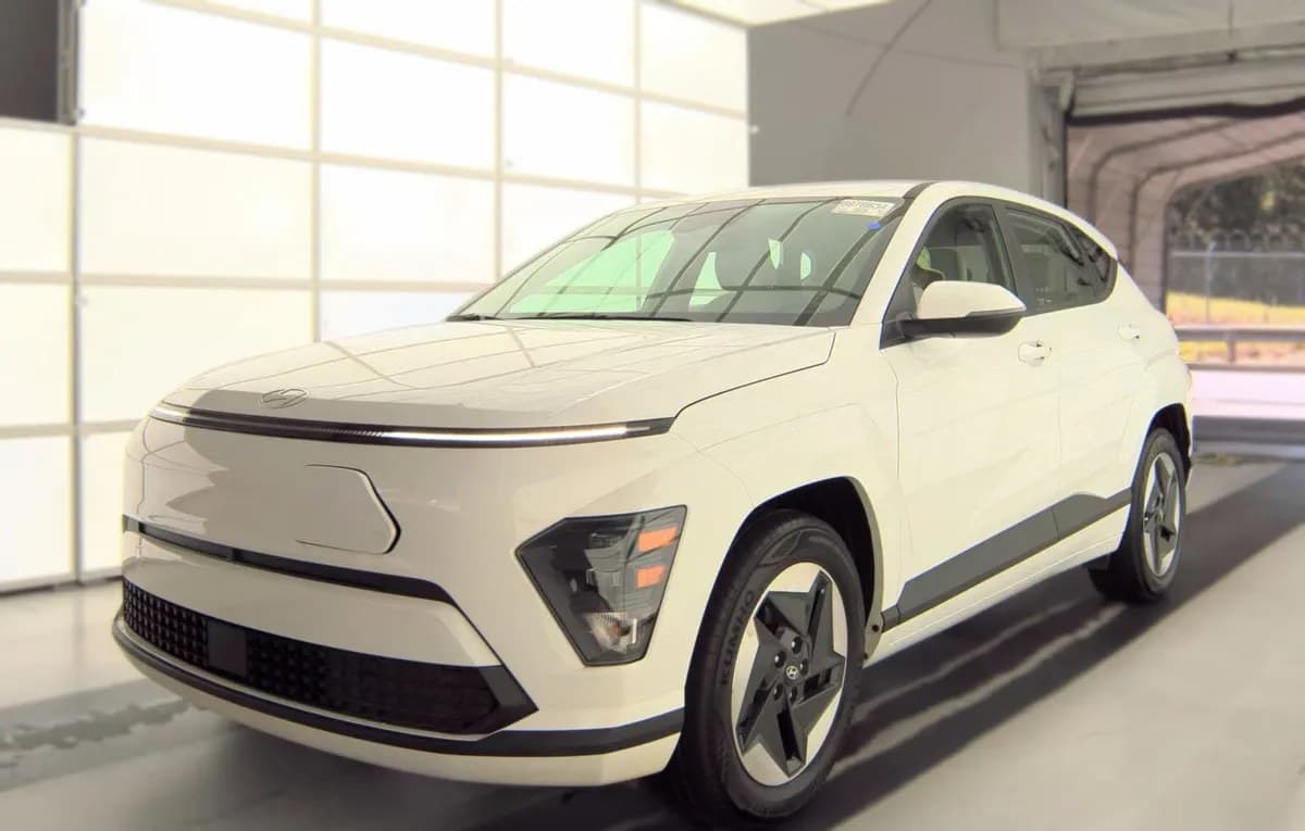 2024 HYUNDAI KONA EV SE 2