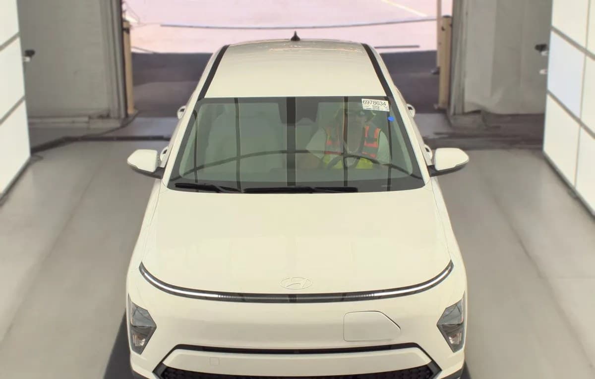 2024 HYUNDAI KONA EV SE 3