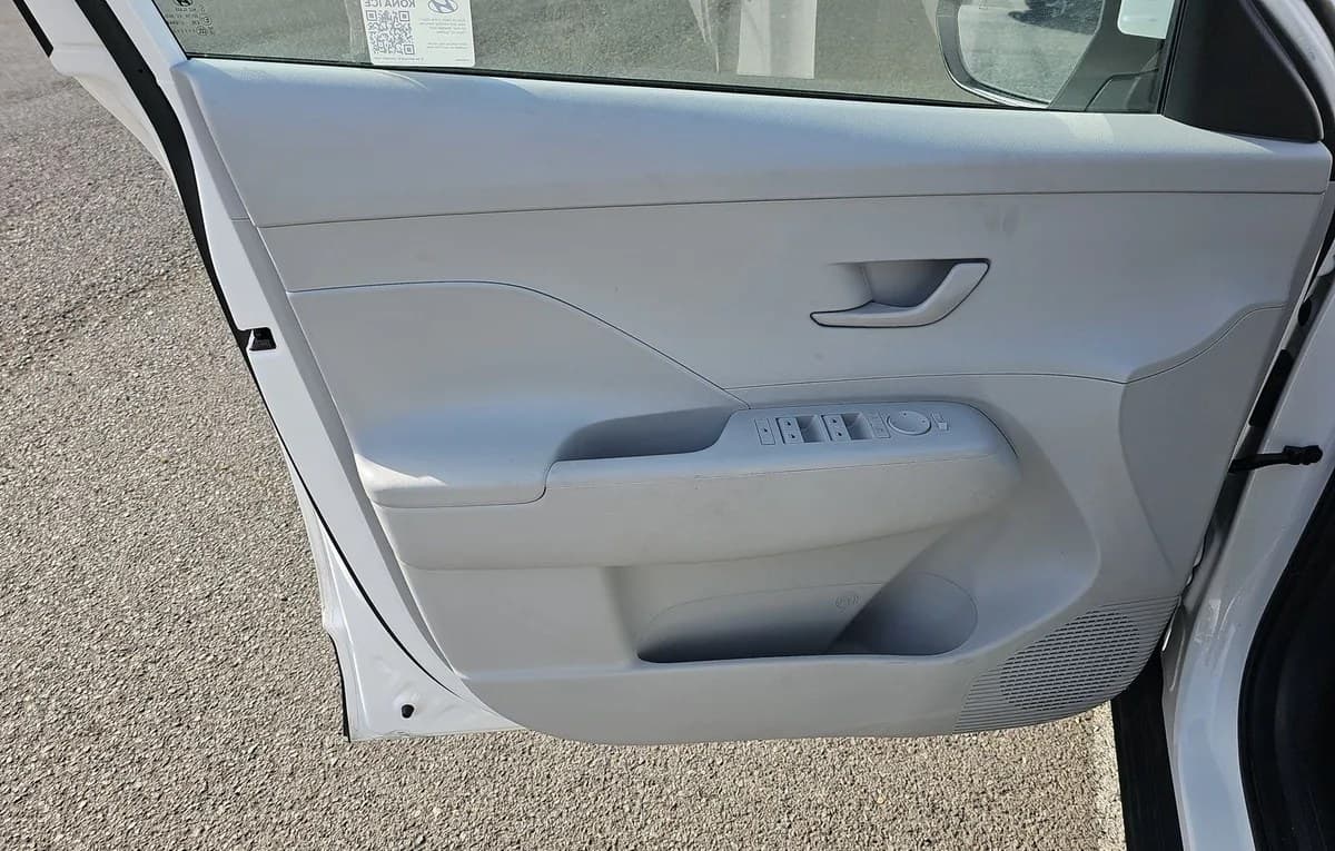 2025 HYUNDAI KONA SEL 6