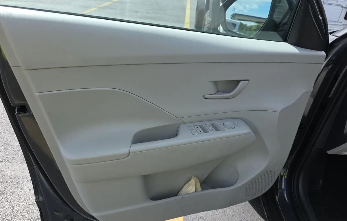 2025 HYUNDAI KONA SEL 6