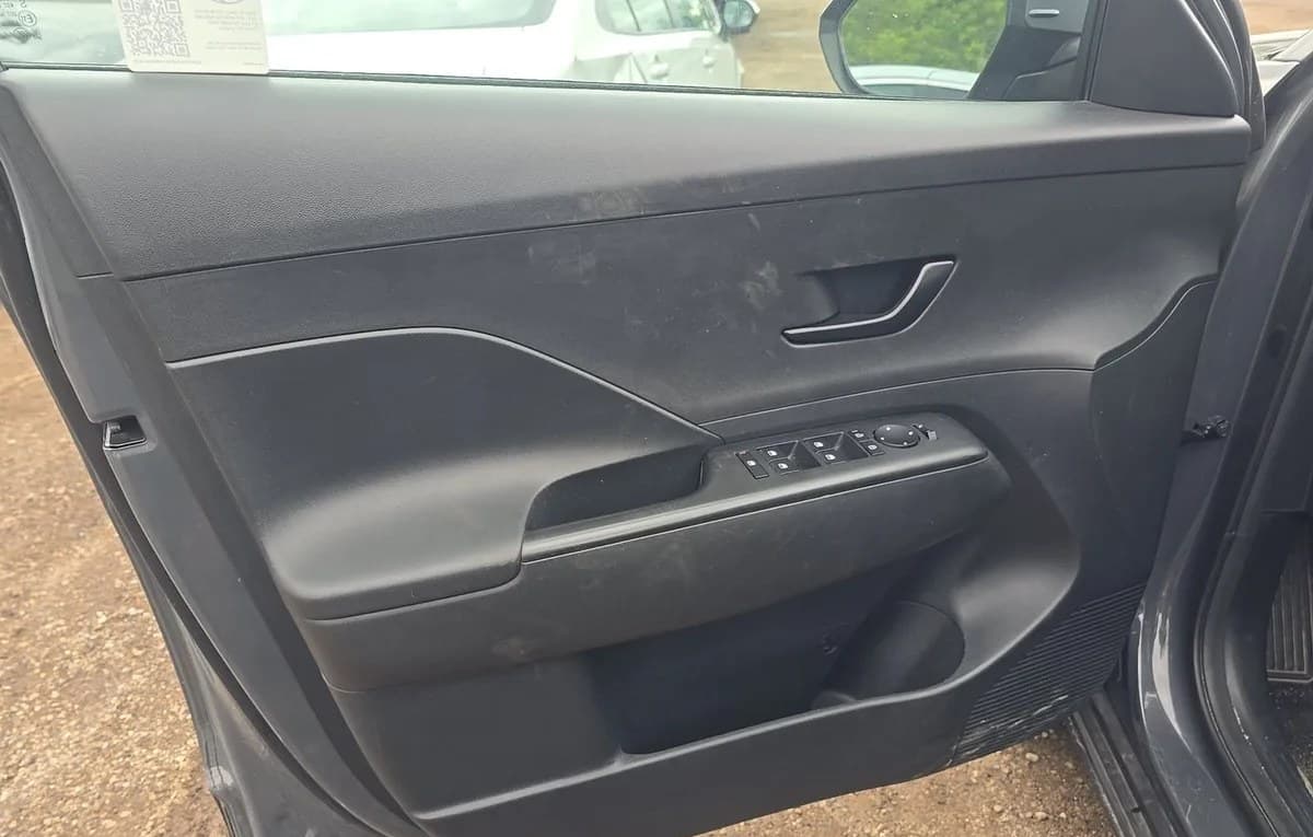 2025 HYUNDAI KONA SEL 6
