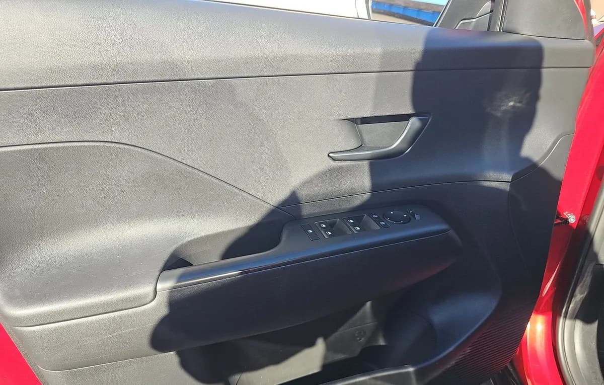 2025 HYUNDAI KONA SEL 6