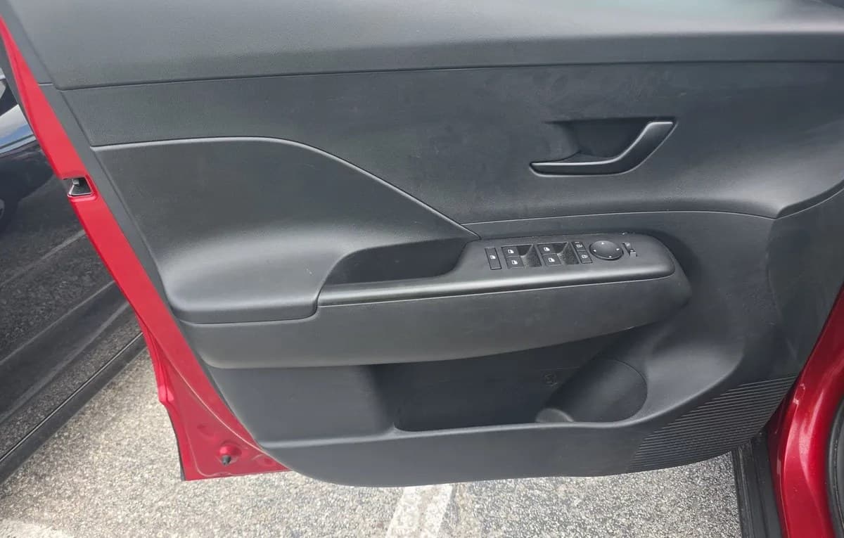 2025 HYUNDAI KONA SEL 6