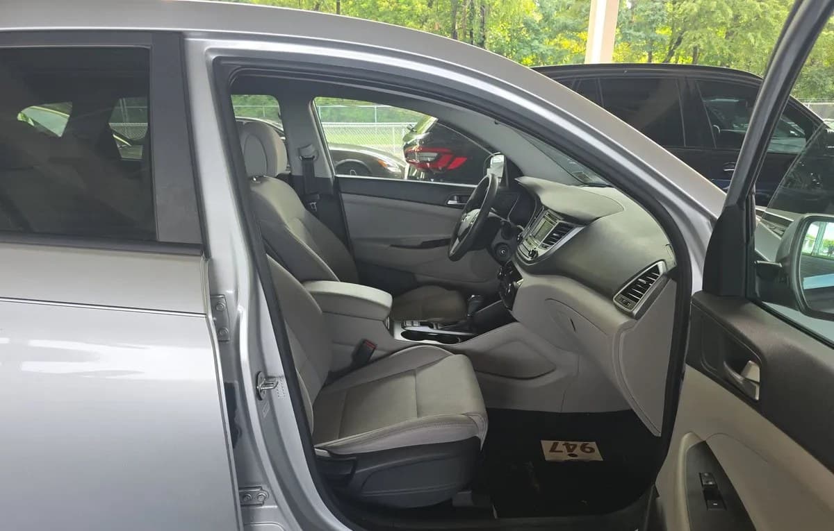 2018 HYUNDAI TUCSON SE 5