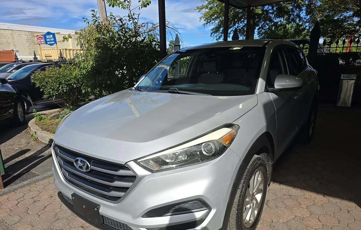 2017 HYUNDAI TUCSON SE 2