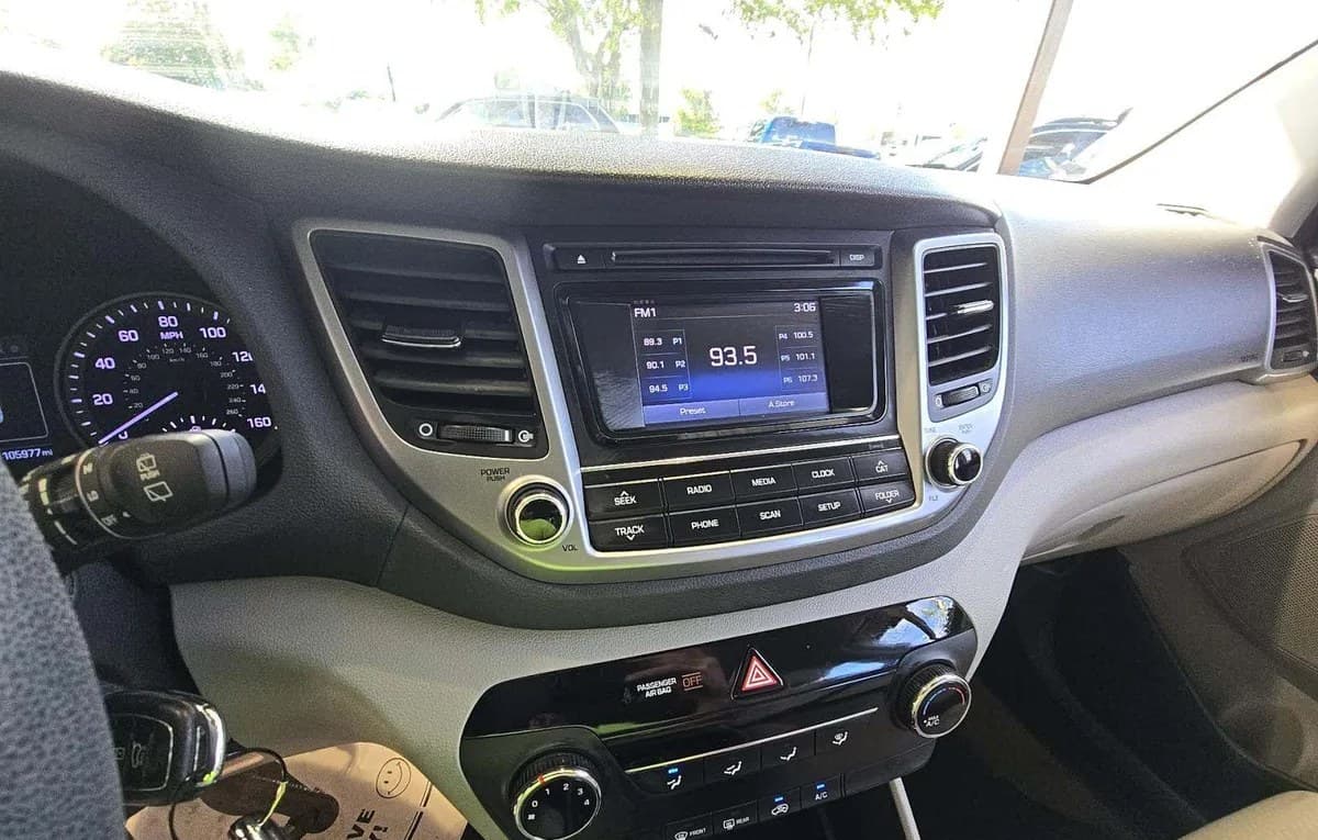 2017 HYUNDAI TUCSON SE 7