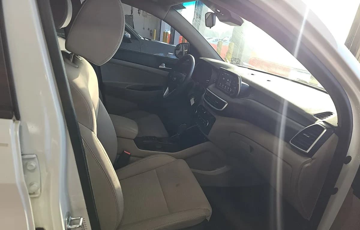 2021 HYUNDAI TUCSON SE 5