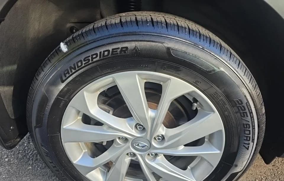 2020 HYUNDAI TUCSON SE 7