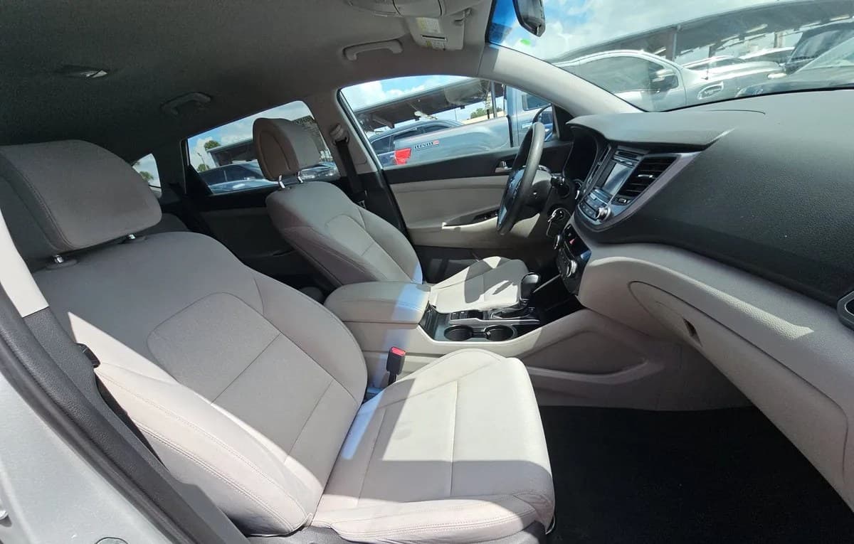 2018 HYUNDAI TUCSON SE 5