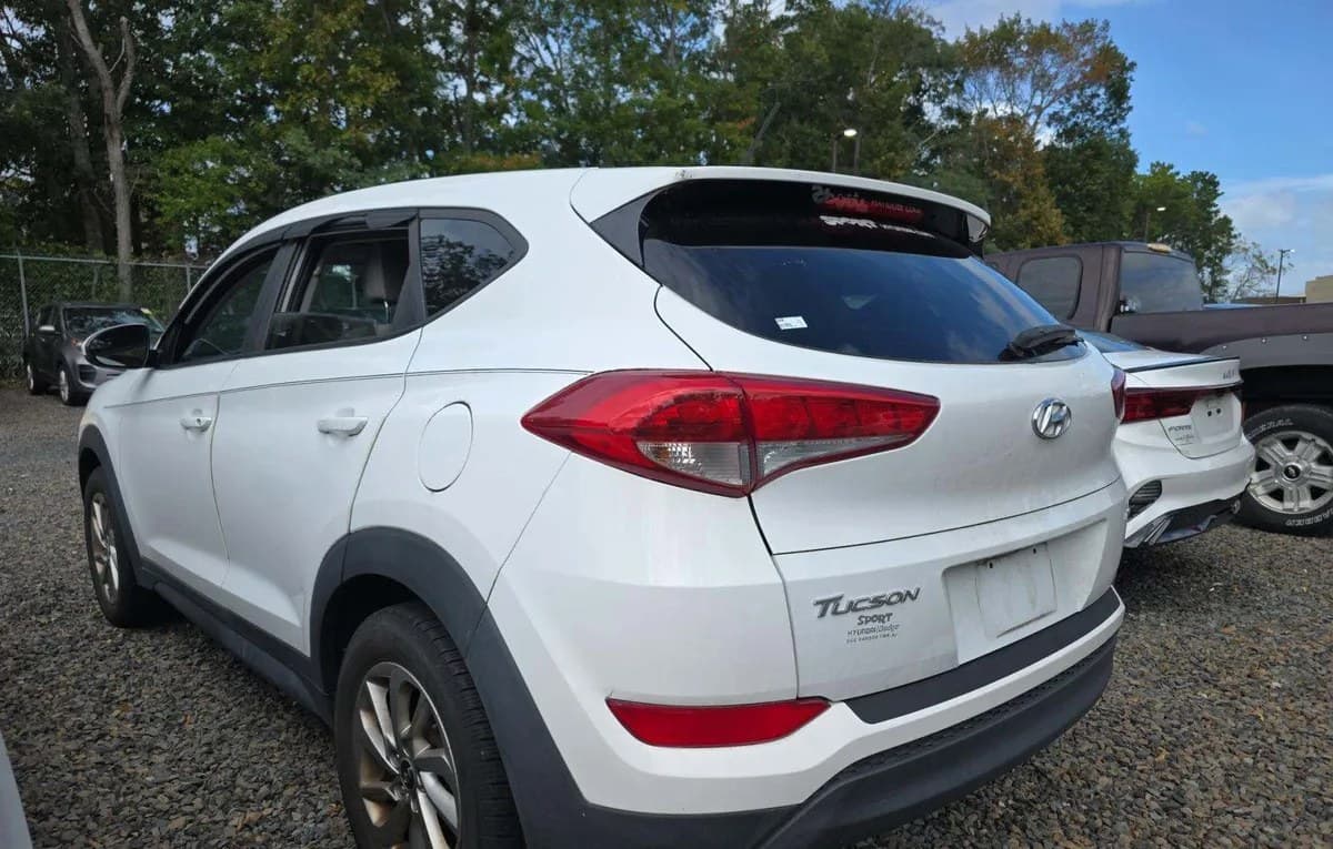 2018 HYUNDAI TUCSON SE 3