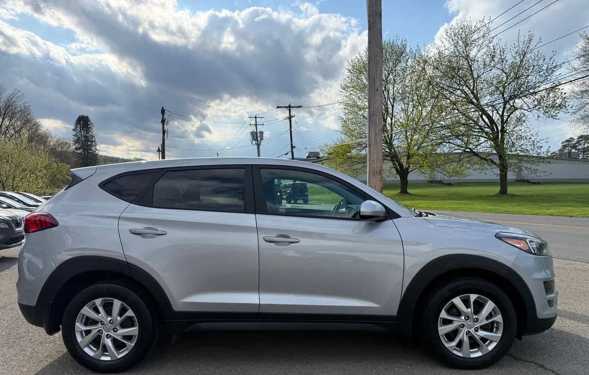 2020 HYUNDAI TUCSON SE 3